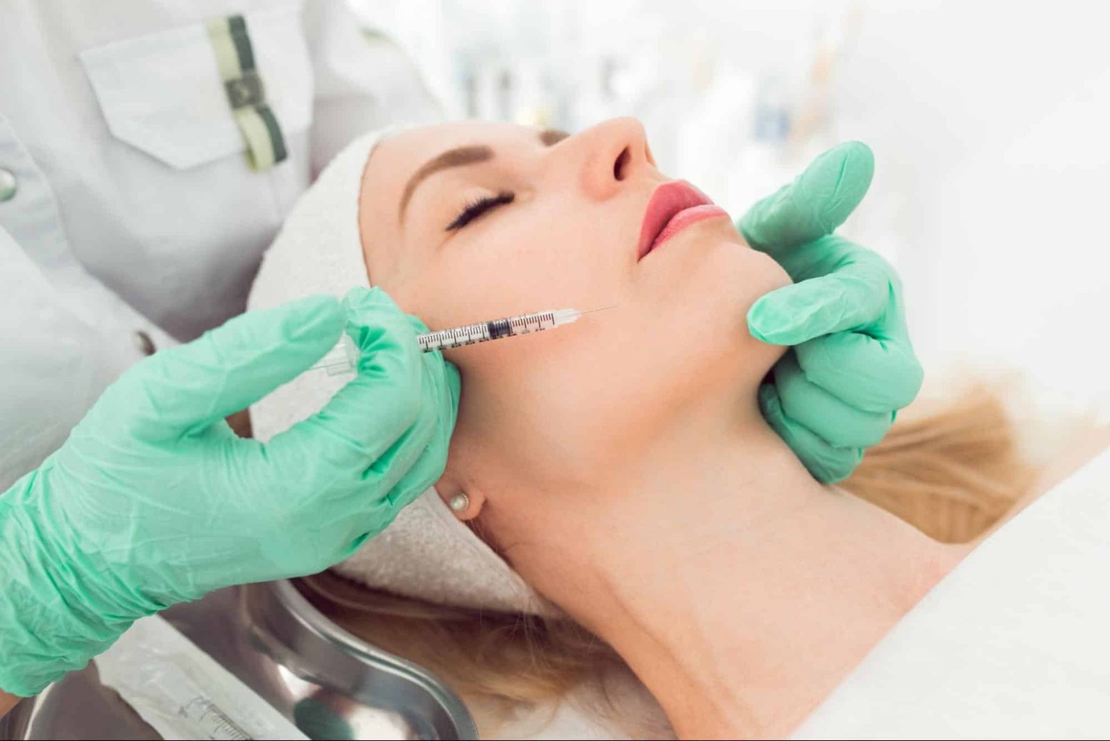 woman receiving facial injection